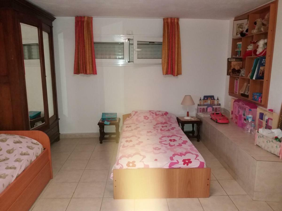 Aliki House