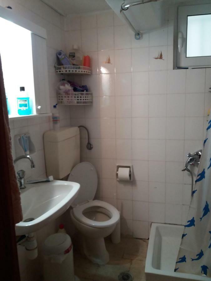 Aliki House